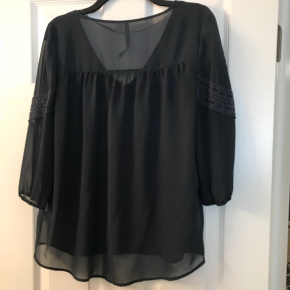 Lauren Conrad LC sheer flowy top size small - Picture 2 of 2